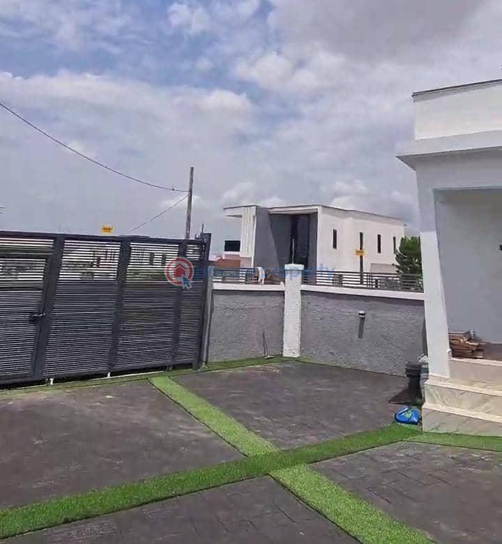 5 bedroom Detached Duplex For Sale Very Close To North West Filling Station Thinkers Corner Enugu Area  - 7