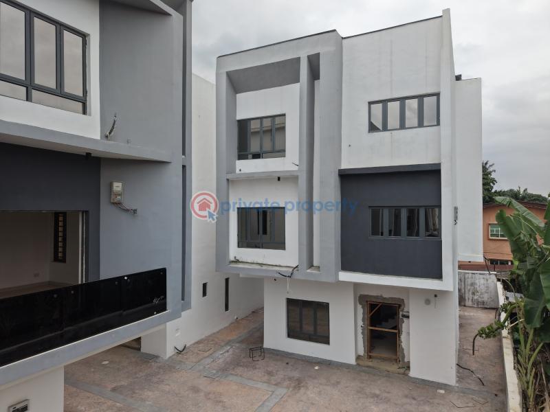 5 bedroom Flat & Apartment For Sale Surulere Lagos - 0