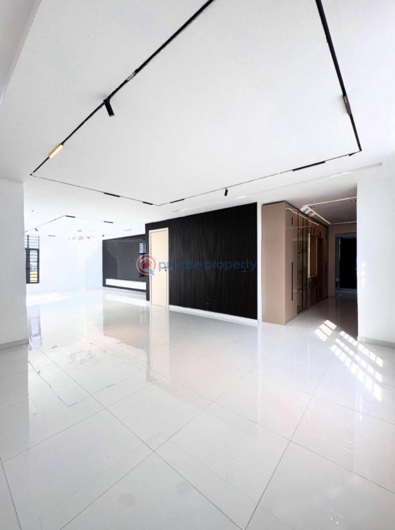 5 bedroom Detached Duplex For Sale Chevron Drive Lekki Lagos - 2