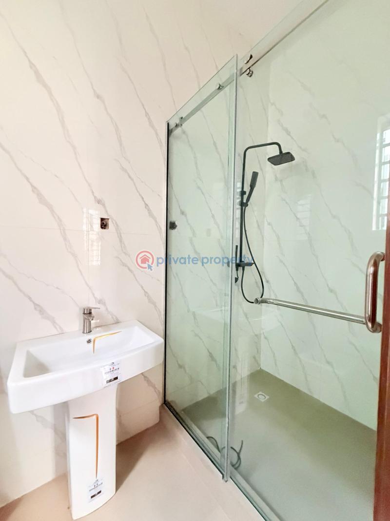 5 bedroom Detached Duplex For Sale Omole Phase 2 Ojodu Lagos - 4