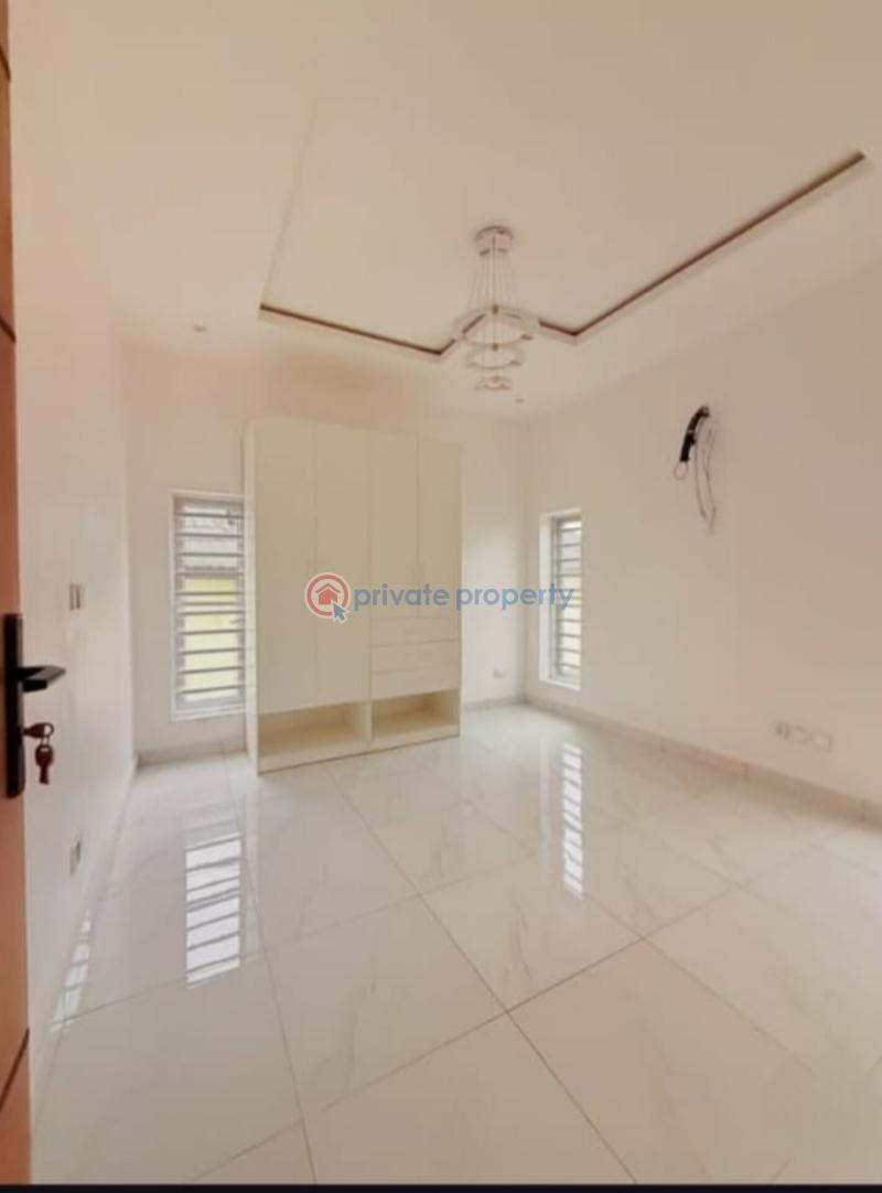 5 bedroom Detached Duplex For Sale Magodo Phase 2 Ojodu Lagos - 2