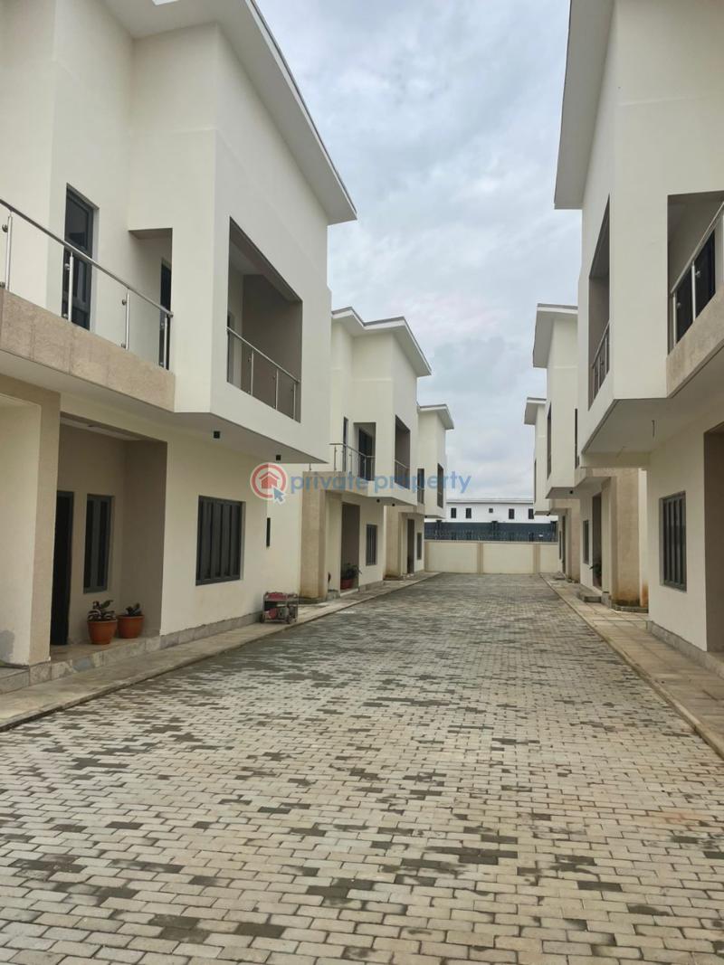 Newly built, 5-bedroom semi detached duplex with a room bq for sale 5 bedroom Semi detached Duplex For Sale Jahi Abuja Phase 2