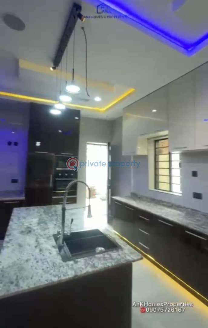 5 bedroom House For Sale Wtc Estate Enugu Area  - 5