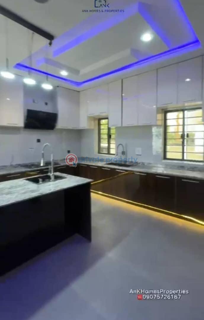 5 bedroom House For Sale Wtc Estate Enugu Area  - 4