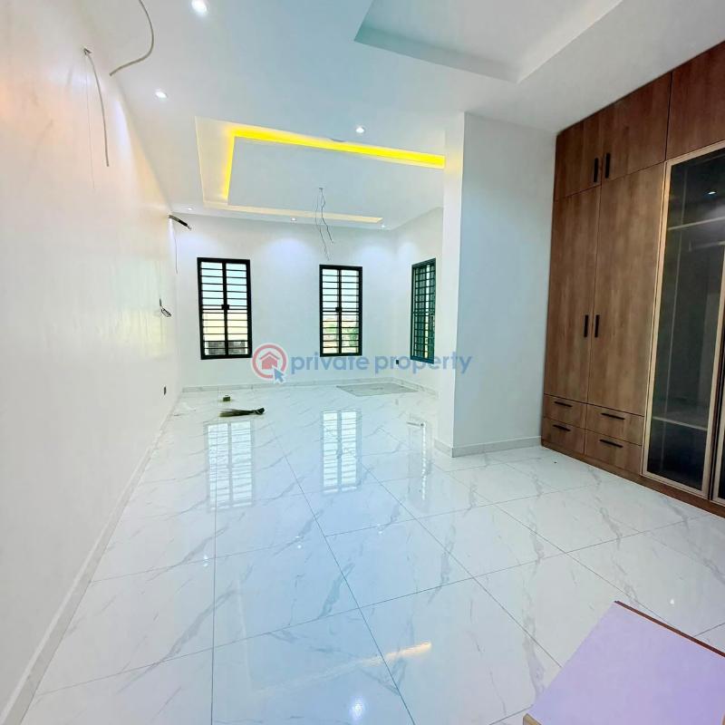 5 bedroom Detached Duplex For Sale Omole Phase 1 Ikeja Lagos - 5