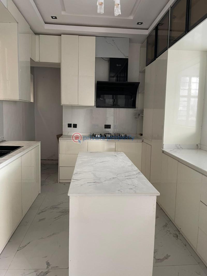 5 bedroom Detached Duplex For Sale In Save And Gated Estate Ologolo Lekki Lagos - 1