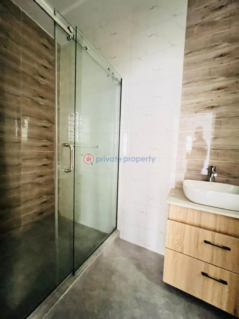 6 bedroom Detached Duplex For Sale Magodo Gra Magodo Isheri Ikeja Lagos - 2