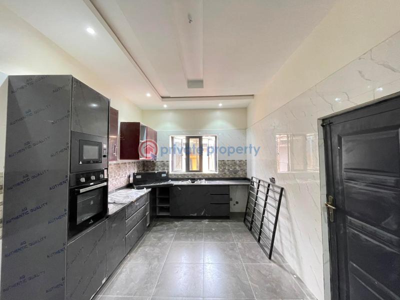 3 bedroom Flat & Apartment For Sale Off Pedro Rd, By Charly Boy Bus Stop Gbagada Phase 2 Lagos - 1