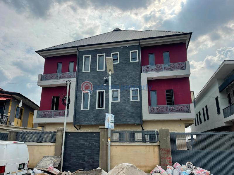 3 bedroom Flat & Apartment For Sale Off Pedro Rd, By Charly Boy Bus Stop Gbagada Phase 2 Lagos - 0