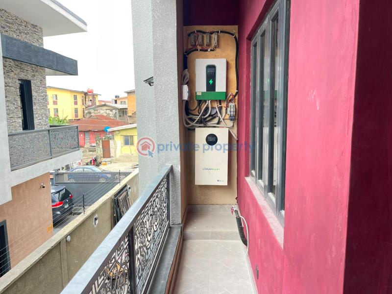 3 bedroom Flat & Apartment For Sale Off Pedro Rd, By Charly Boy Bus Stop Gbagada Phase 2 Lagos - 6