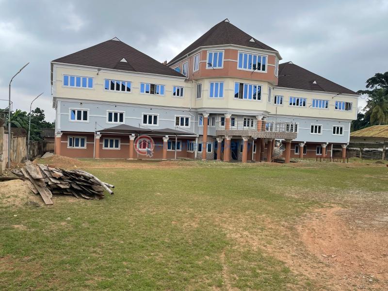 For sale 10 bedroom Hotel Magazine Road, Jericho Onireke Road. Ibadan
