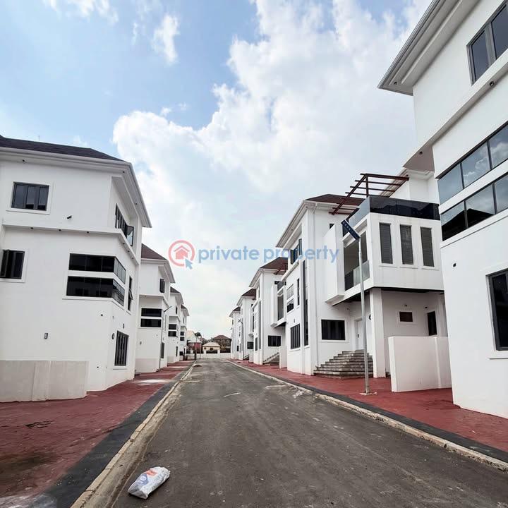 6 bedroom Detached Duplex For Sale Guzape Abuja Phase 1  - 2