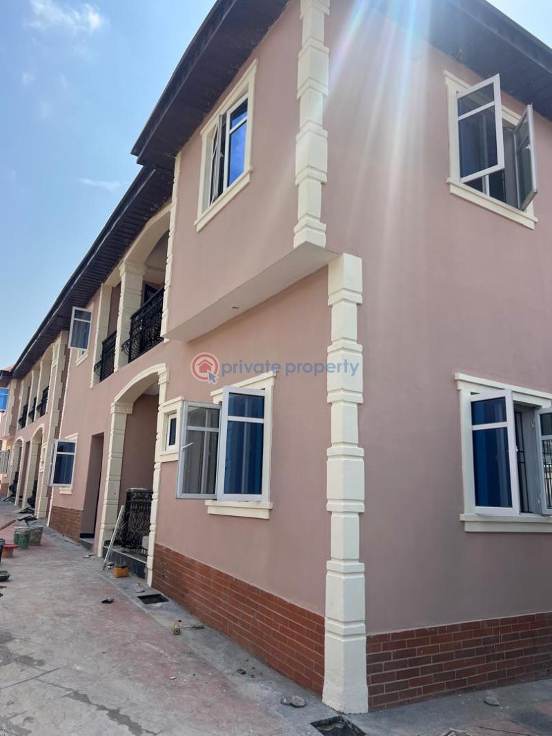 7 bedroom Flat & Apartment For Rent Igbogbo Ikorodu Lagos - 1