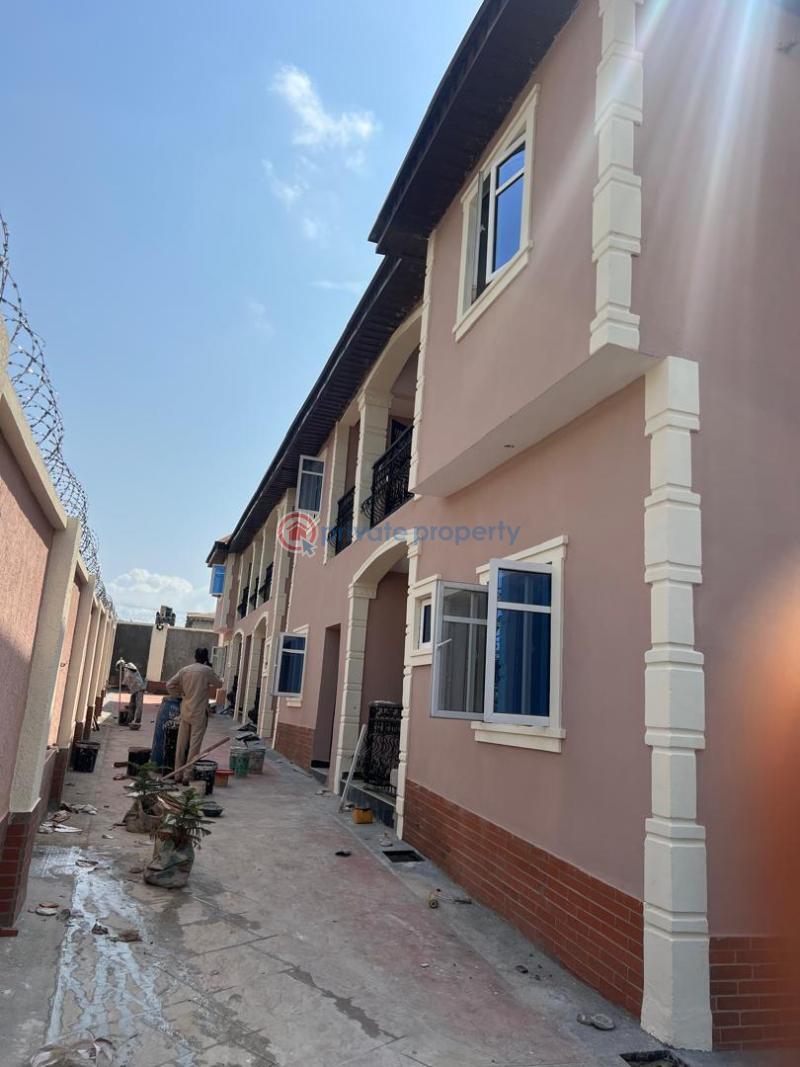 7 bedroom Flat & Apartment For Rent Igbogbo Ikorodu Lagos - 2