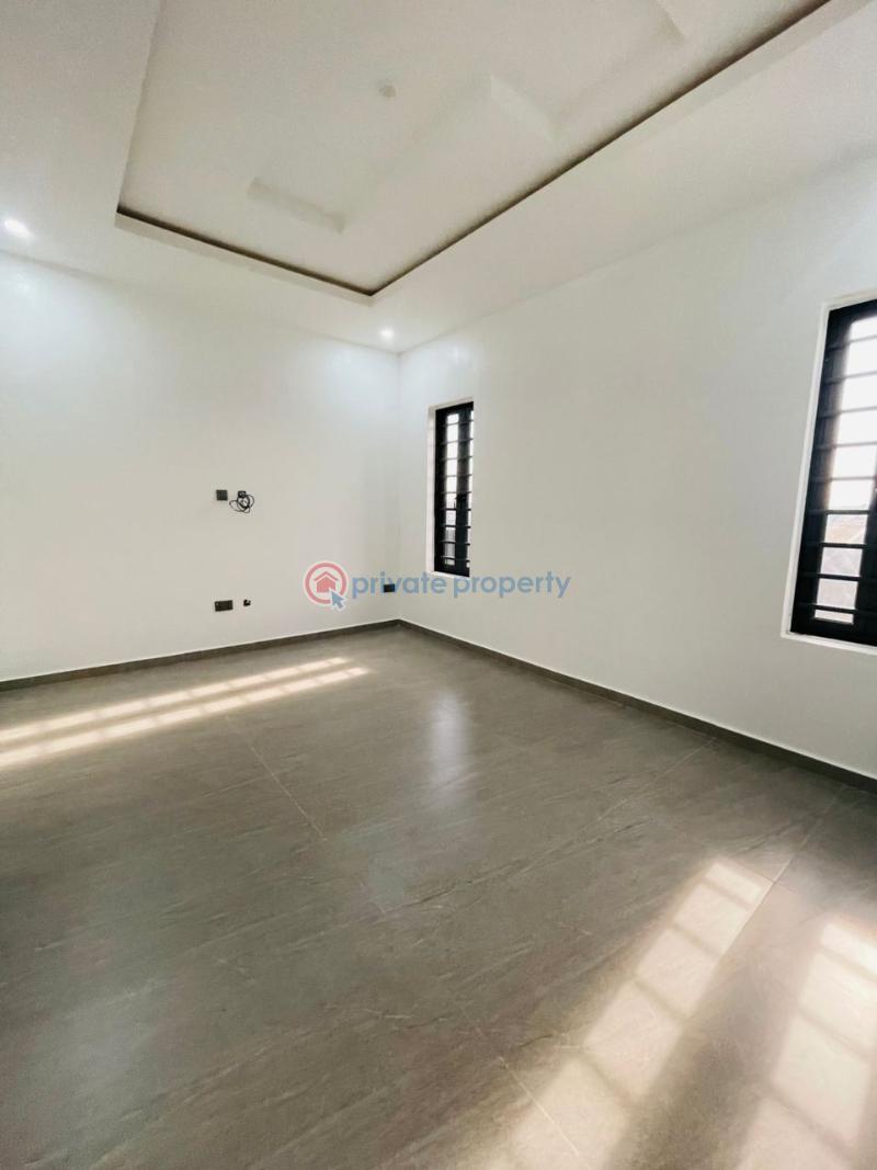 7 bedroom Detached Duplex For Sale Phase 2 Magodo Kosofe/Ikosi Lagos - 2