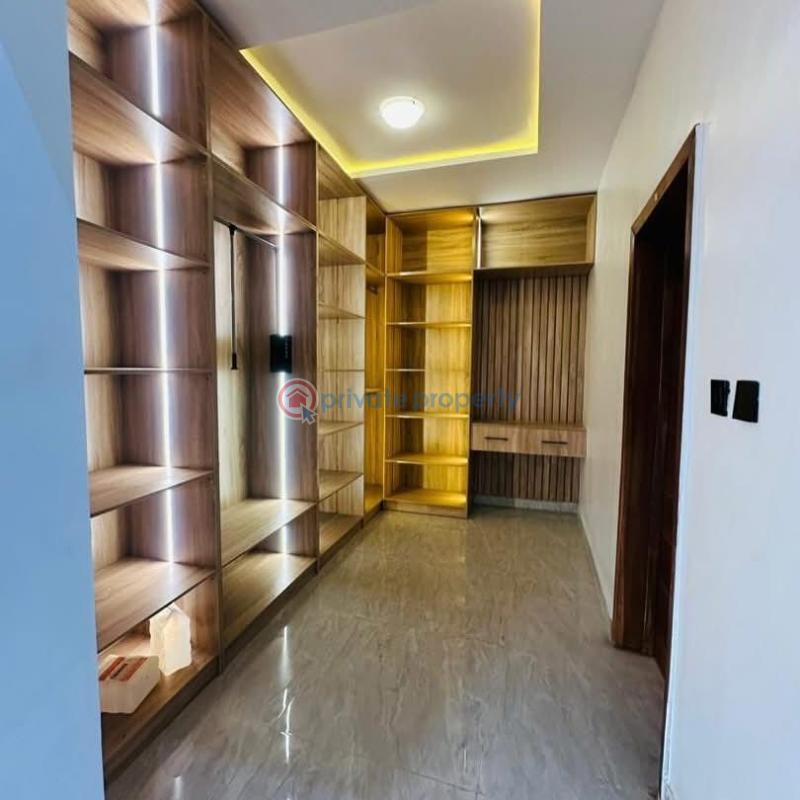 7 bedroom Detached Duplex For Sale Magodo Phase 2 Gra Magodo GRA Phase 2 Kosofe/Ikosi Lagos - 7