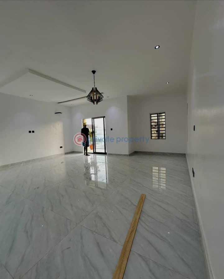 7 bedroom Detached Duplex For Sale Magodo Phase 2 Kosofe/Ikosi Lagos - 1