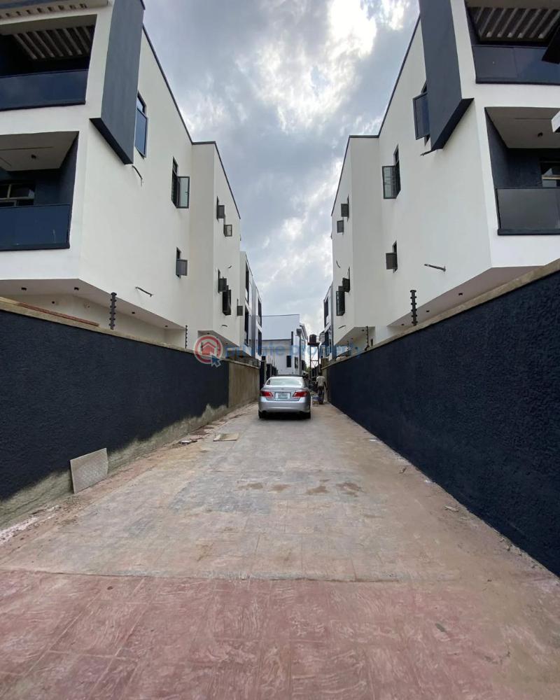 4 bedroom Semi detached Duplex For Sale Adeniyi Jones Ikeja Lagos - 3