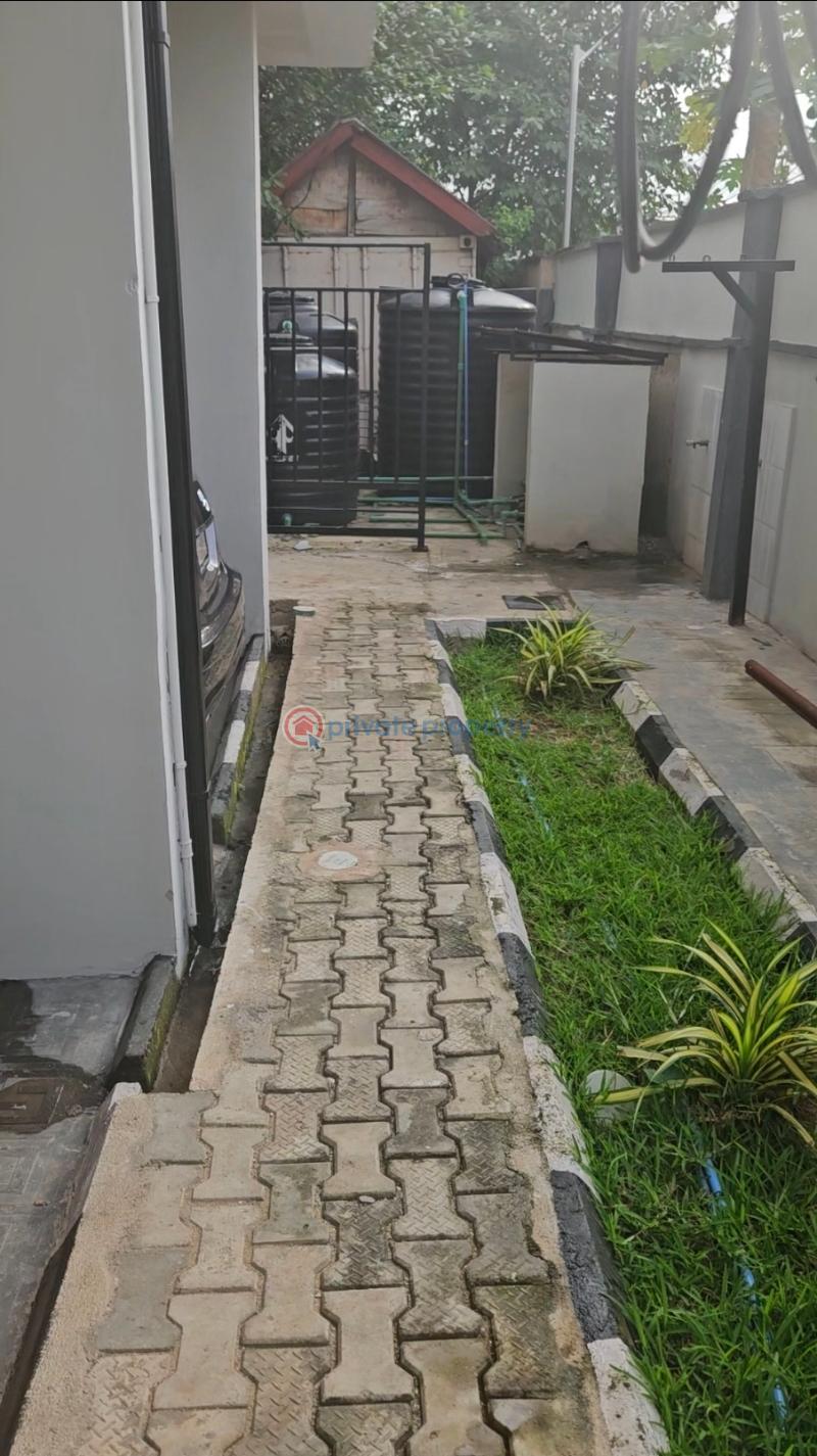 2 bedroom Block Of Flats For Sale Shonny Highway Shonibare Estate Maryland Lagos - 16