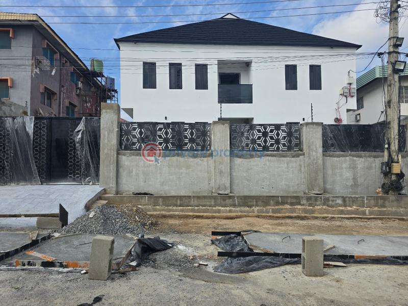 3 bedroom Block Of Flats For Sale Ifako Gbagada Lagos - 1