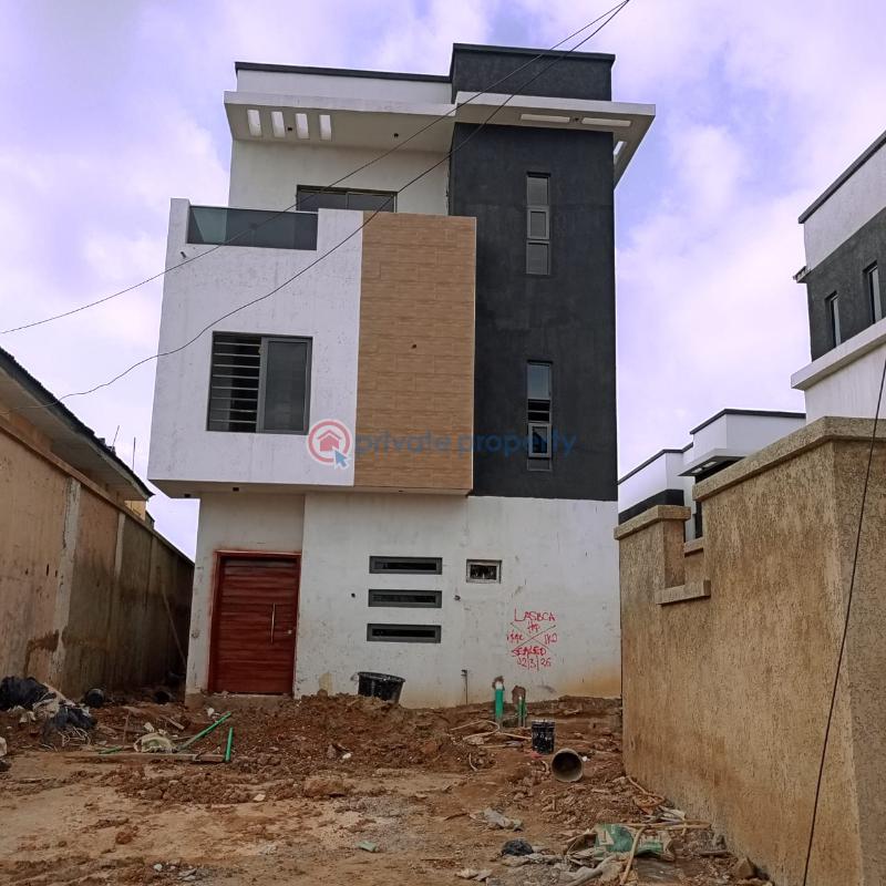5 bedroom Detached Duplex For Sale Gra Gbagada Phase 2 Lagos