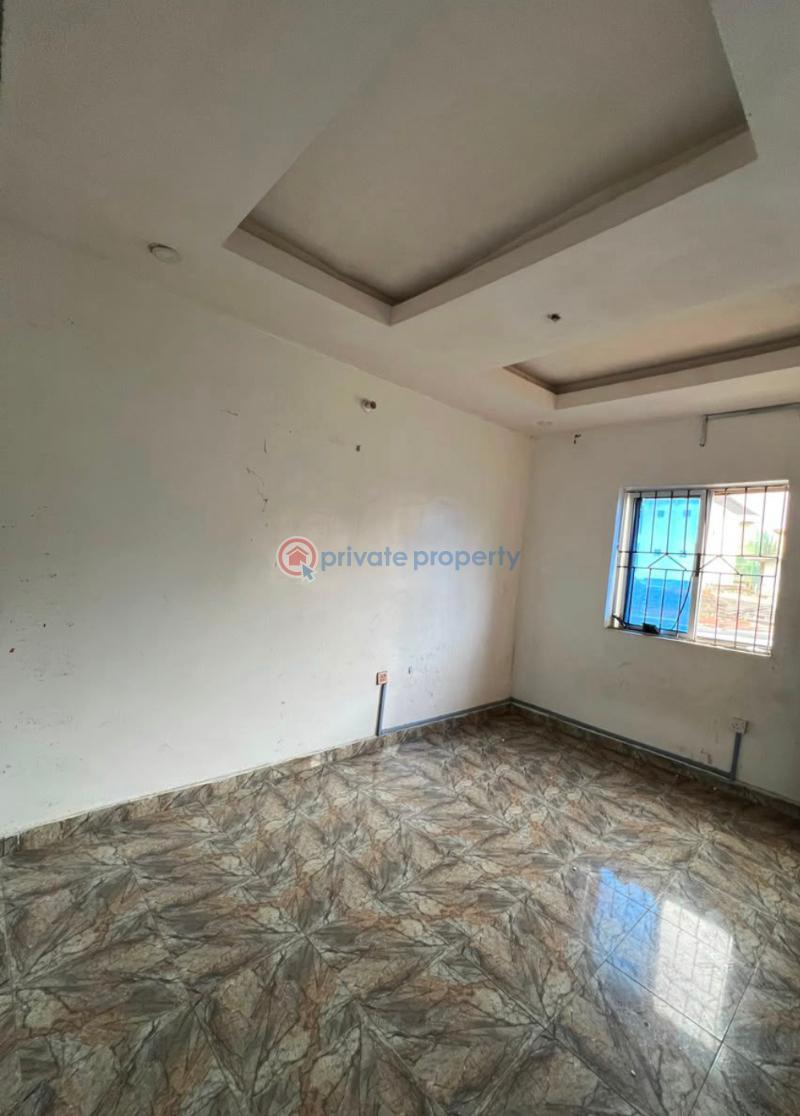Self Contain For Rent Onike Yaba Lagos