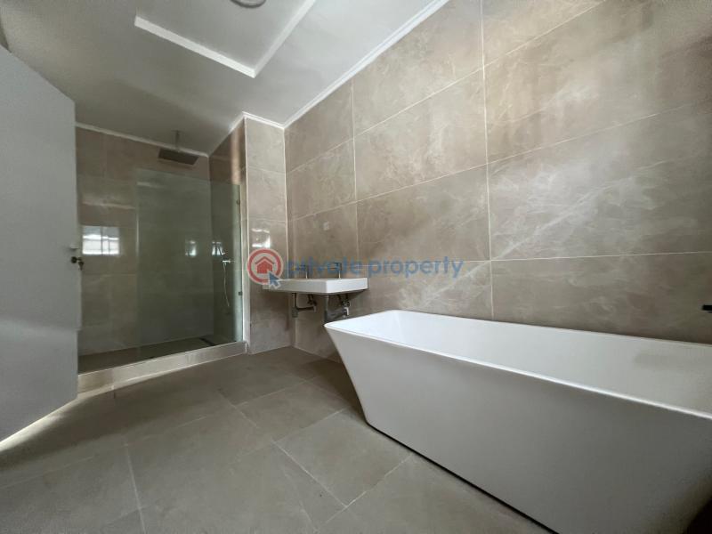 5 bedroom Detached Duplex For Sale Royal Garden Estate Along Lekki Expressway Lagos - 17