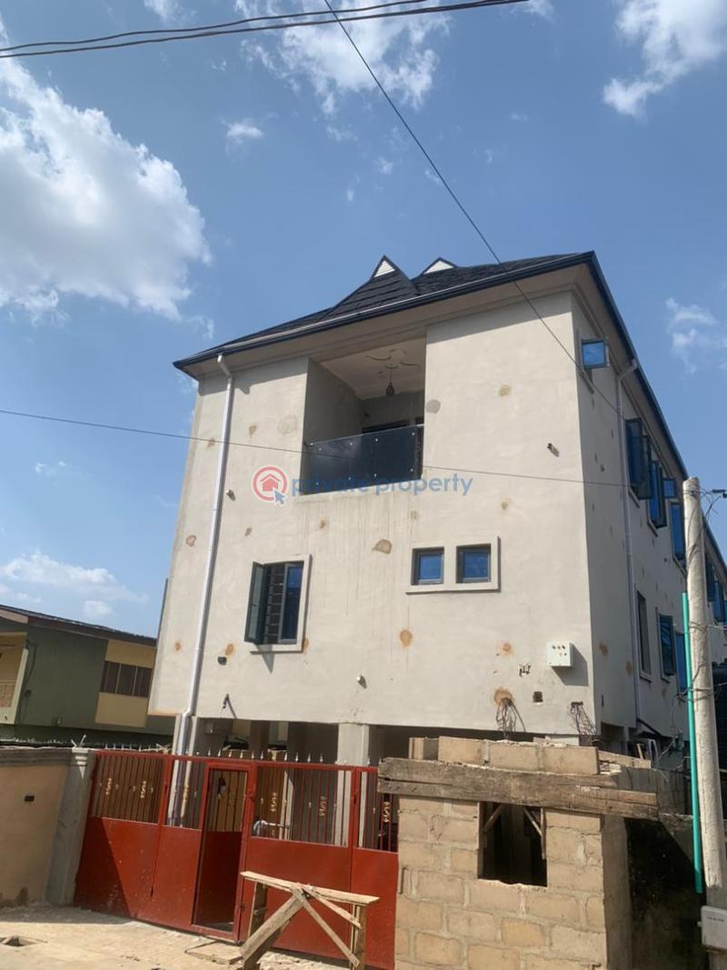 2 bedroom Flat & Apartment For Rent Ojodu Berger Lagos State Berger Ojodu Lagos - 0