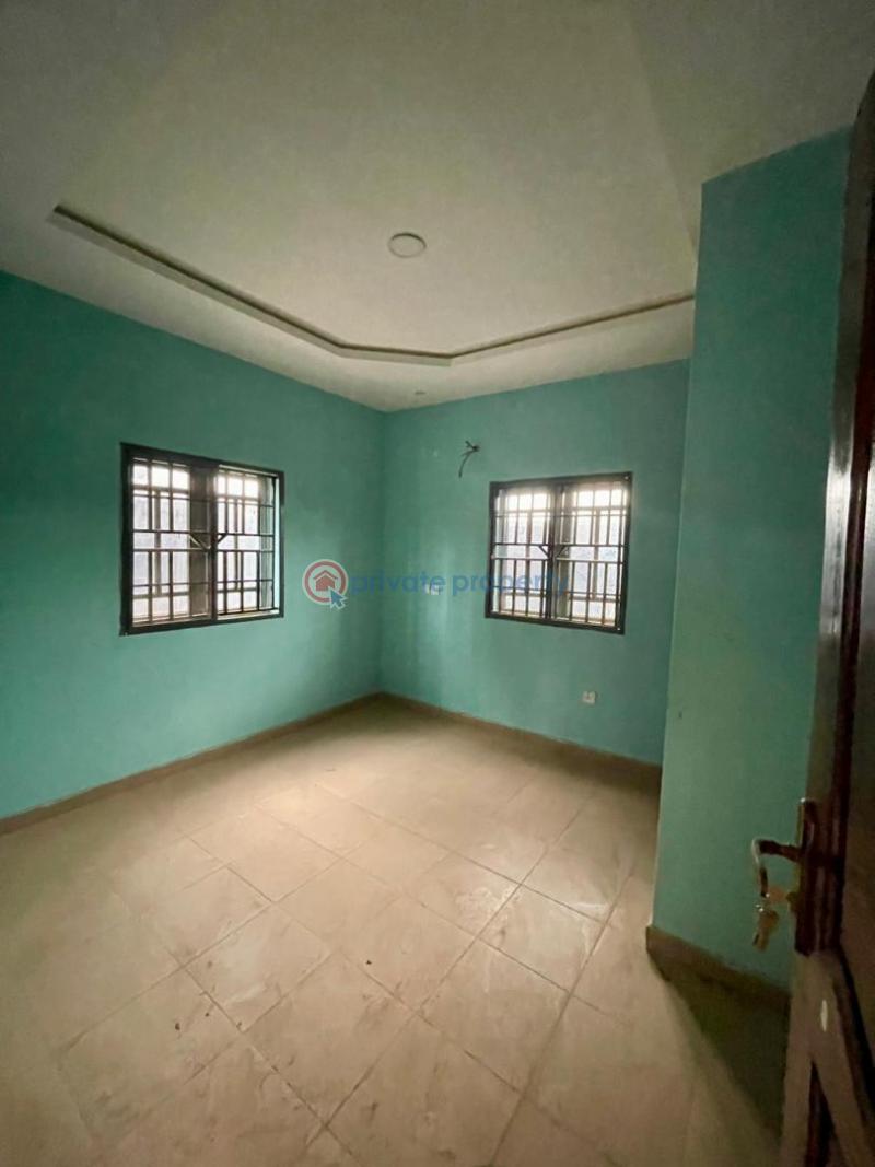 House For Rent Located At Akala Way Akobo. Directly Opposite Metro. Ibadan Oyo - 6