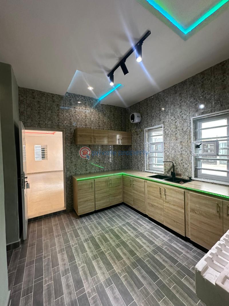 House For Sale Success Estate, Akuru Elebu, Ibadan. Ibadan Oyo - 16