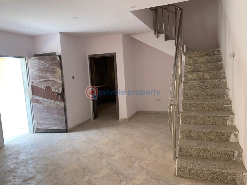 For rent 3 bedroom Duplex University View Estate Opposite Lagos