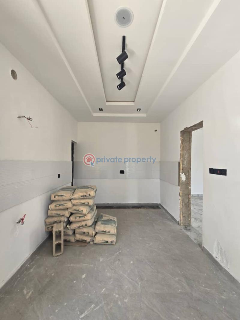 4 bedroom Semi detached Duplex For Sale Millennium Estate, Gbagada Lagos - 3