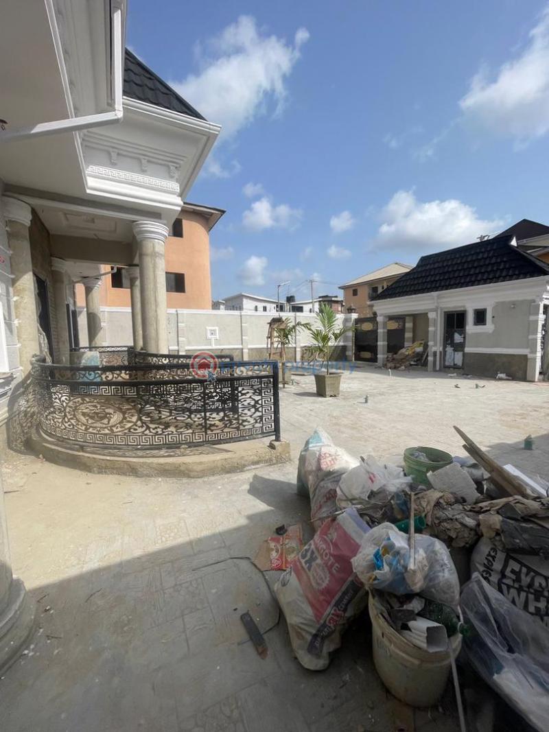 1 bedroom Mini Flat For Rent Alawode Street Off Kilo Surulere. Kilo-masha Surulere Lagos - 0