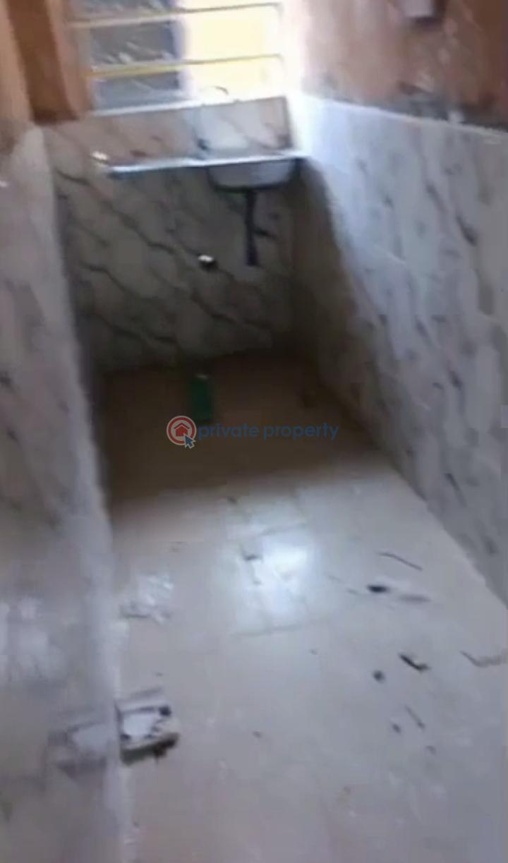 1 bedroom Mini Flat For Rent Onipanu Fadeyi Shomolu Lagos - 4