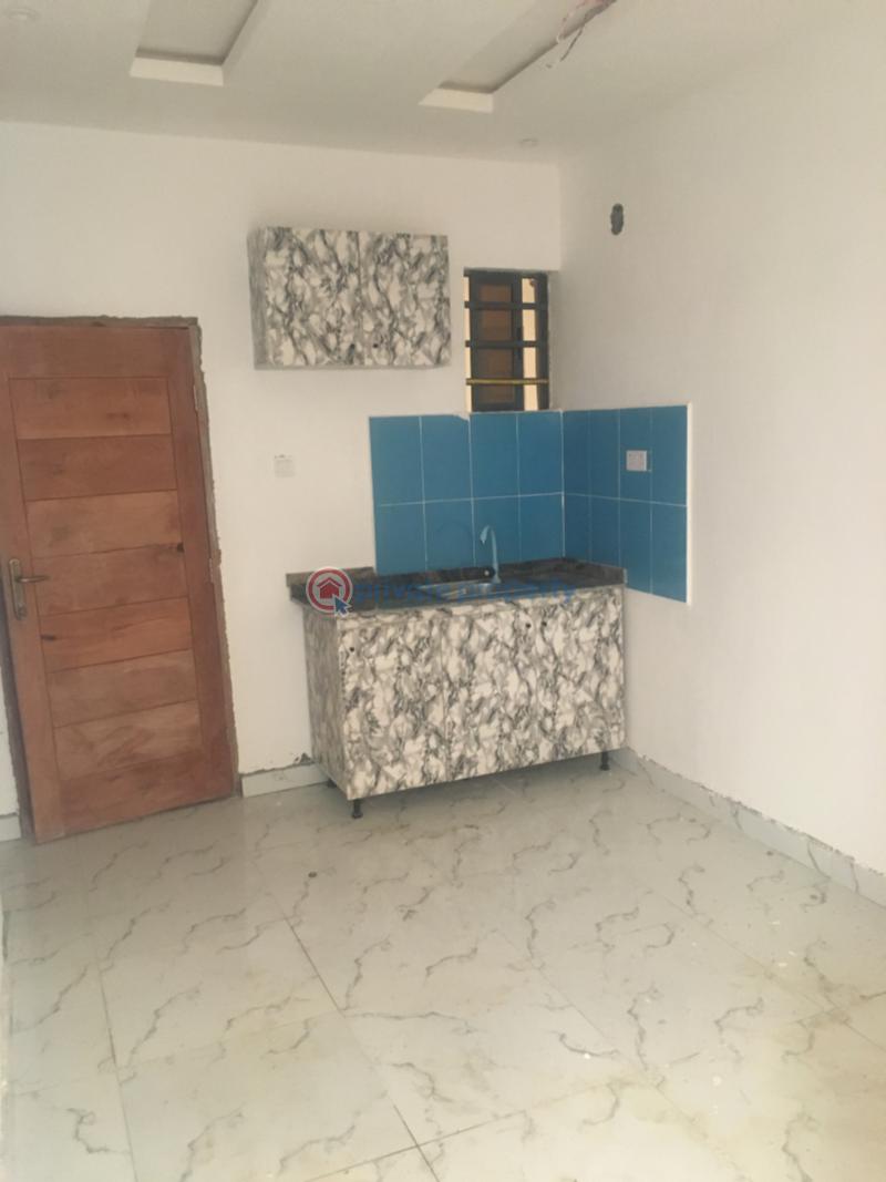 1 bedroom Mini Flat For Rent Onigbongbo Maryland Lagos - 3