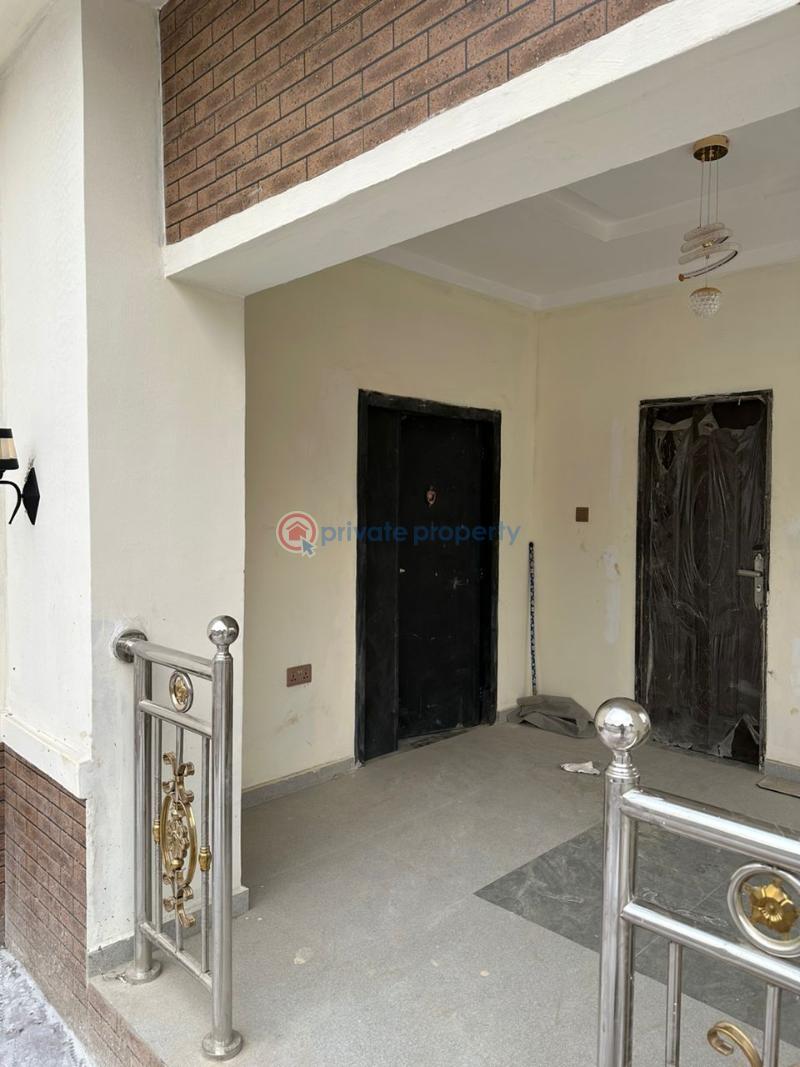 4 bedroom Duplex For Sale Main Alalubosa Gra Ibadan Oyo - 0