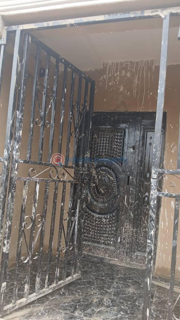 Newly built room and palour self contain at olosun close to main road all round pop tiles running water fence - 2 1 bedroom Mini Flat For Rent Olosun Off Olakunle Traffic Light, Apata Apata Ibadan Oyo - 2