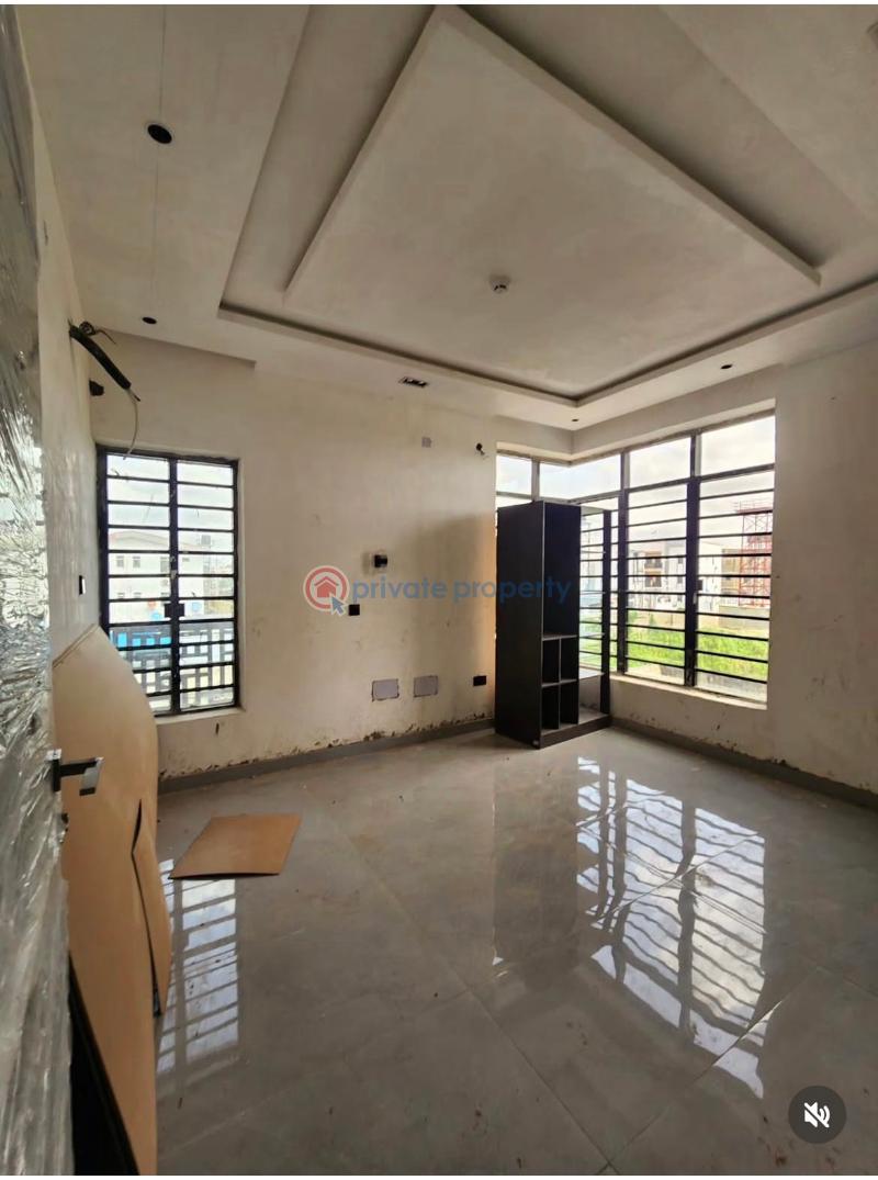 4 bedroom Detached Duplex For Sale Serene Neighborhood Surulere Lagos - 3