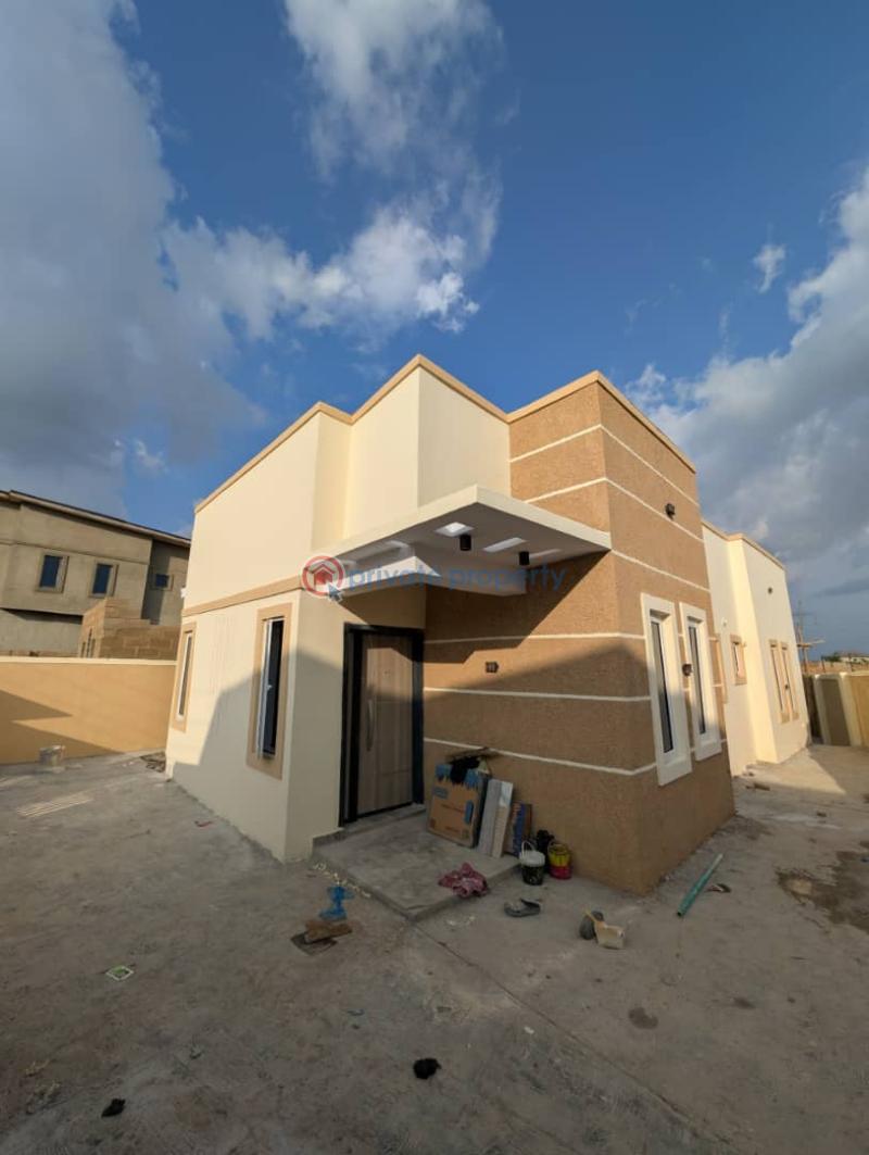 Newly built, semi-equipped 3-bedroom fully detached bungalow with a one-room bq. - 1 3 bedroom Detached Bungalow For Sale Springfield Hotel, Eleyele Eleyele Ibadan Oyo - 1