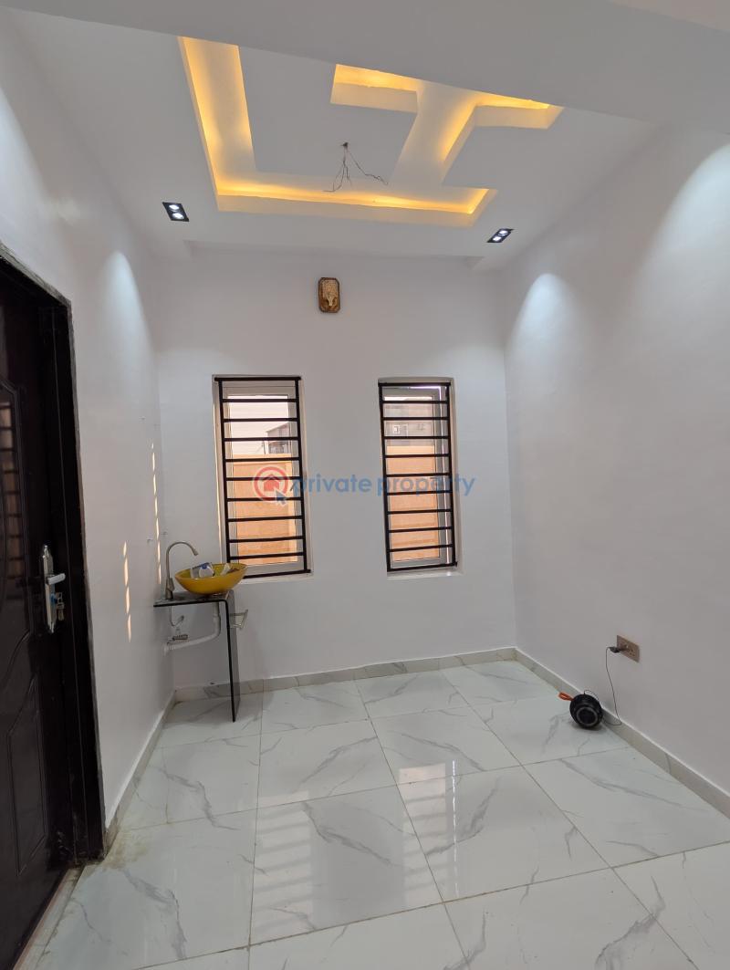 Newly built, semi-equipped 3-bedroom fully detached bungalow with a one-room bq. - 4 3 bedroom Detached Bungalow For Sale Springfield Hotel, Eleyele Eleyele Ibadan Oyo - 4