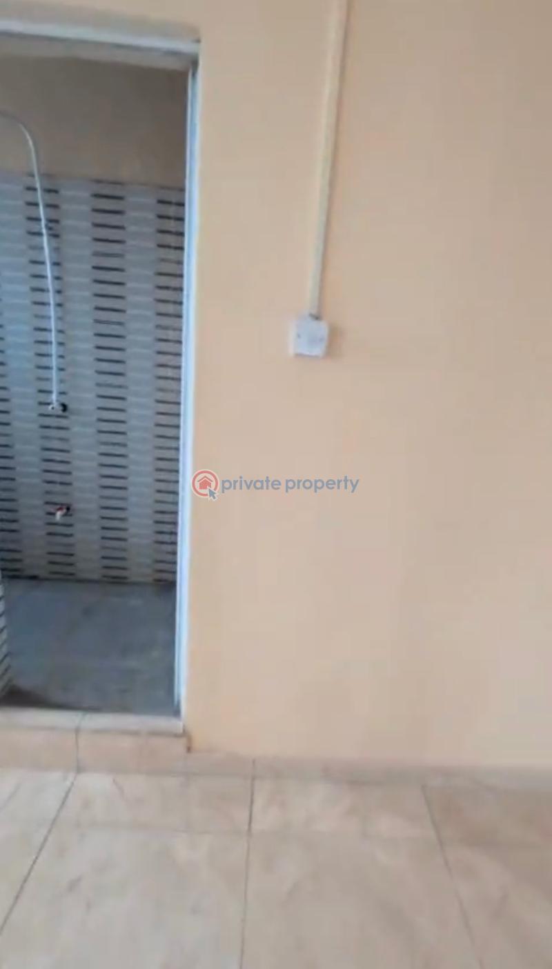 1 bedroom Mini Flat For Rent Fadeyi Onipan Yaba Lagos - 5