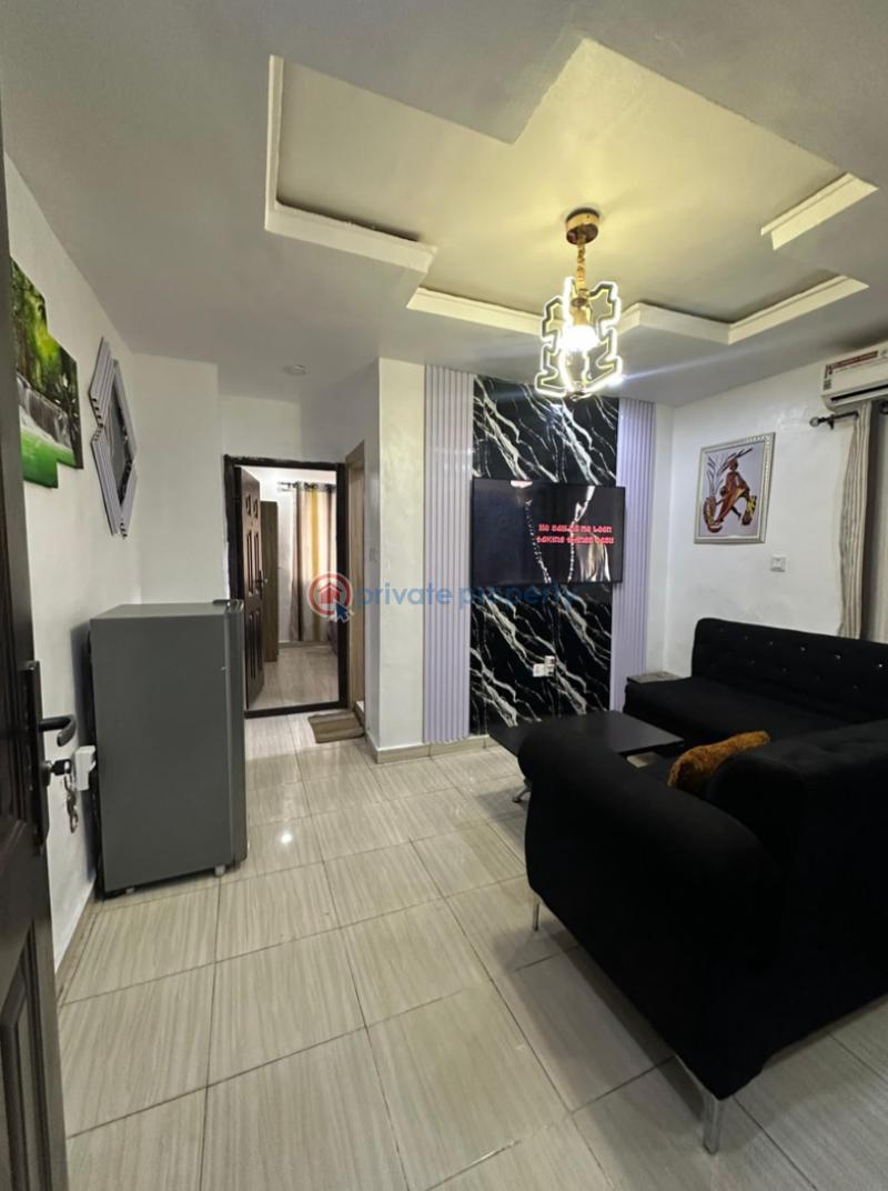 1 bedroom Commercial Property Short let Surulere Lagos - 4
