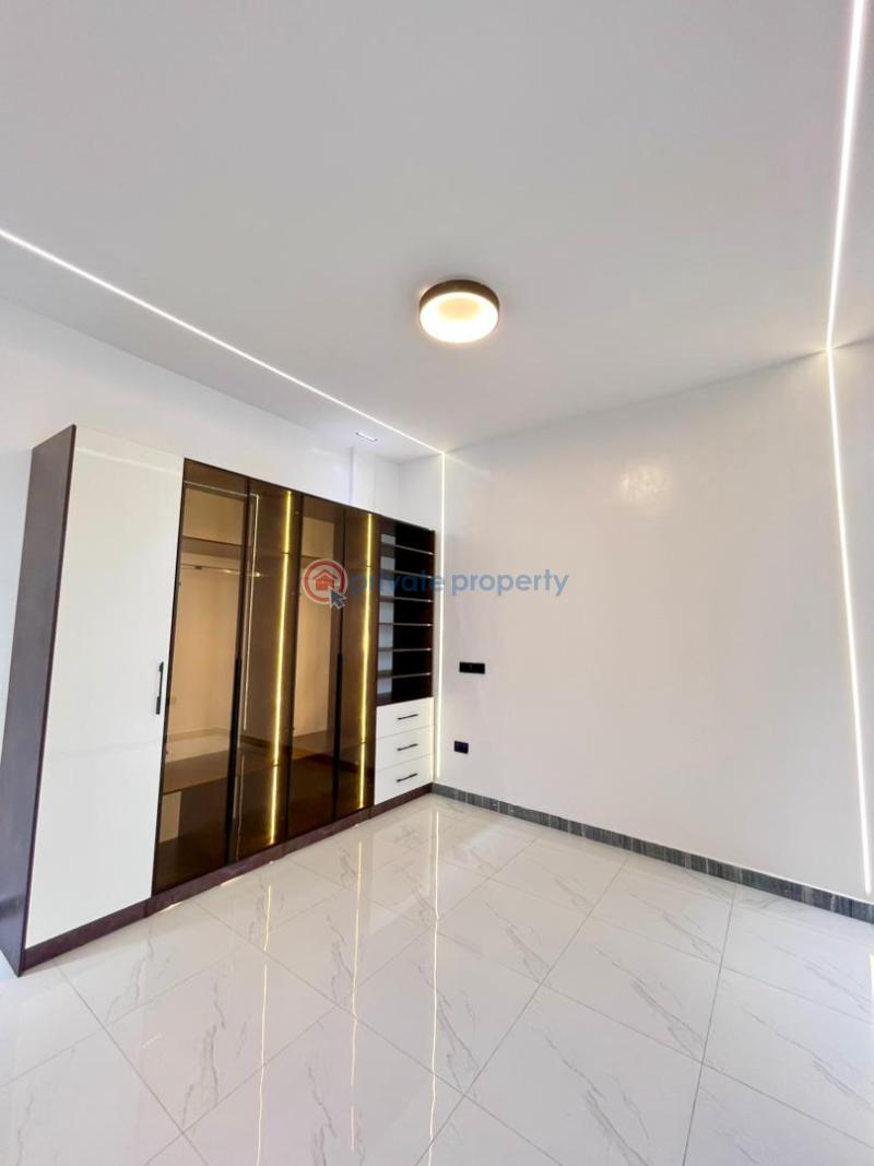 4 bedroom Terraced Duplex For Sale Osapa London Lekki Lagos - 9