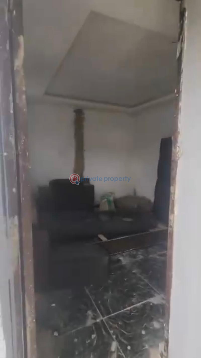 3 bedroom Flat & Apartment For Rent Ijesha Road Ijesha Surulere Lagos - 0