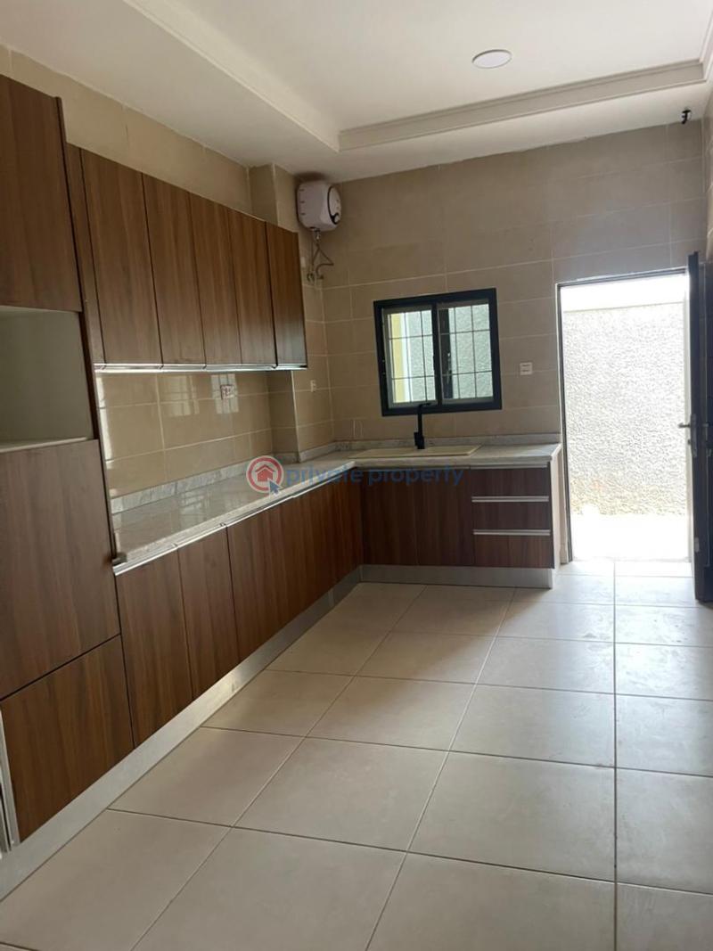 5 bedroom Terraced Duplex For Rent Durumi Abuja Phase 2  - 4