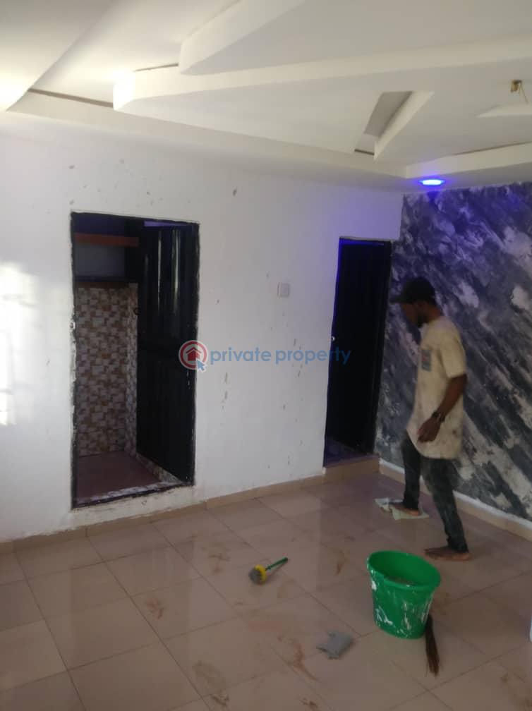 Newly built, standard self-contained.dm for video - 0 Self Contain For Rent Jahi 1 Jahi Abuja Phase 2  - 0