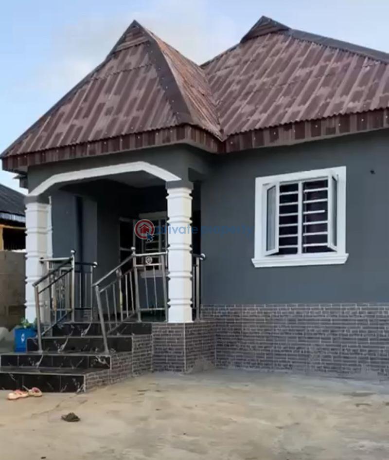 3 bedroom Bungalow For Sale Ogidiga Road, Close To Gberigbe Imota Road, Ikorodu Lagos