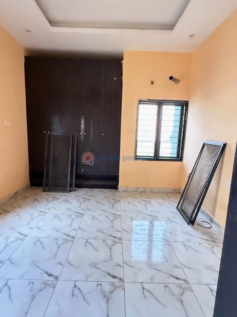 3 bedroom Block Of Flats For Rent Gilmore Jahi Abuja Phase 2  - 2
