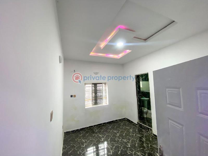 House For Sale Location* : Karinkapo Estate, Tipper Garage , Akala Express Ibadan. Ibadan Oyo - 6