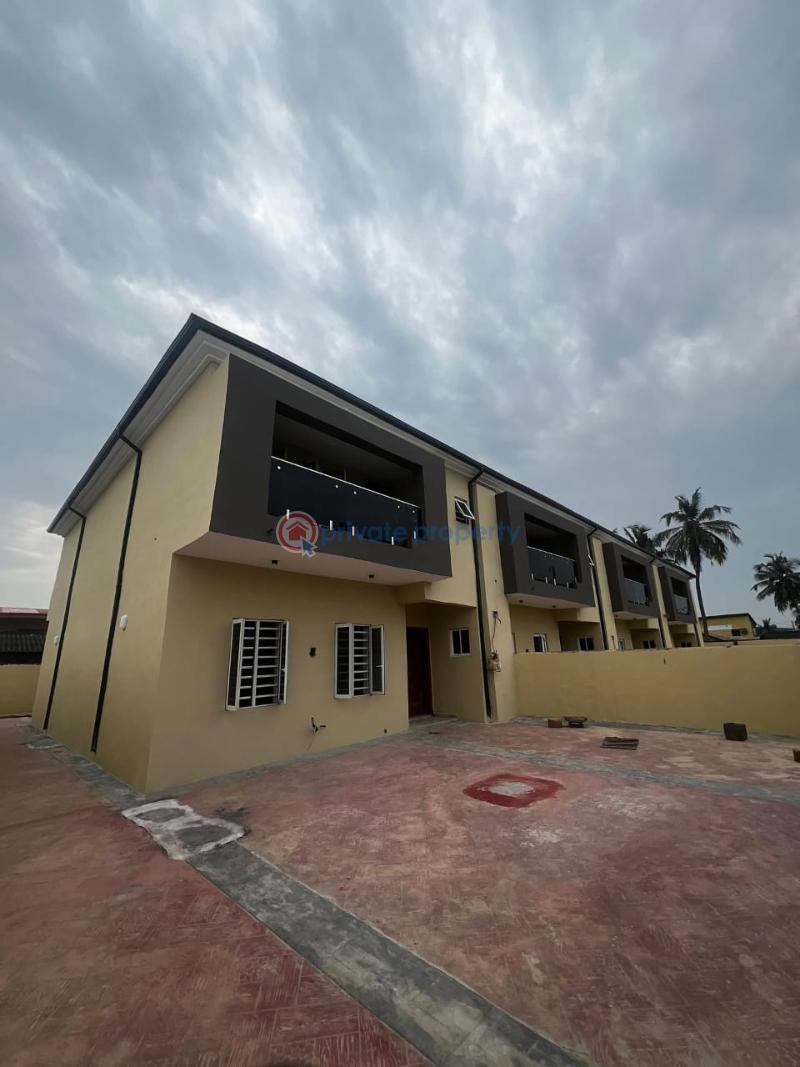 4 bedroom Semi detached Duplex For Sale Dopemu Cement Close To Ikeja Dopemu  Agege Lagos - 9